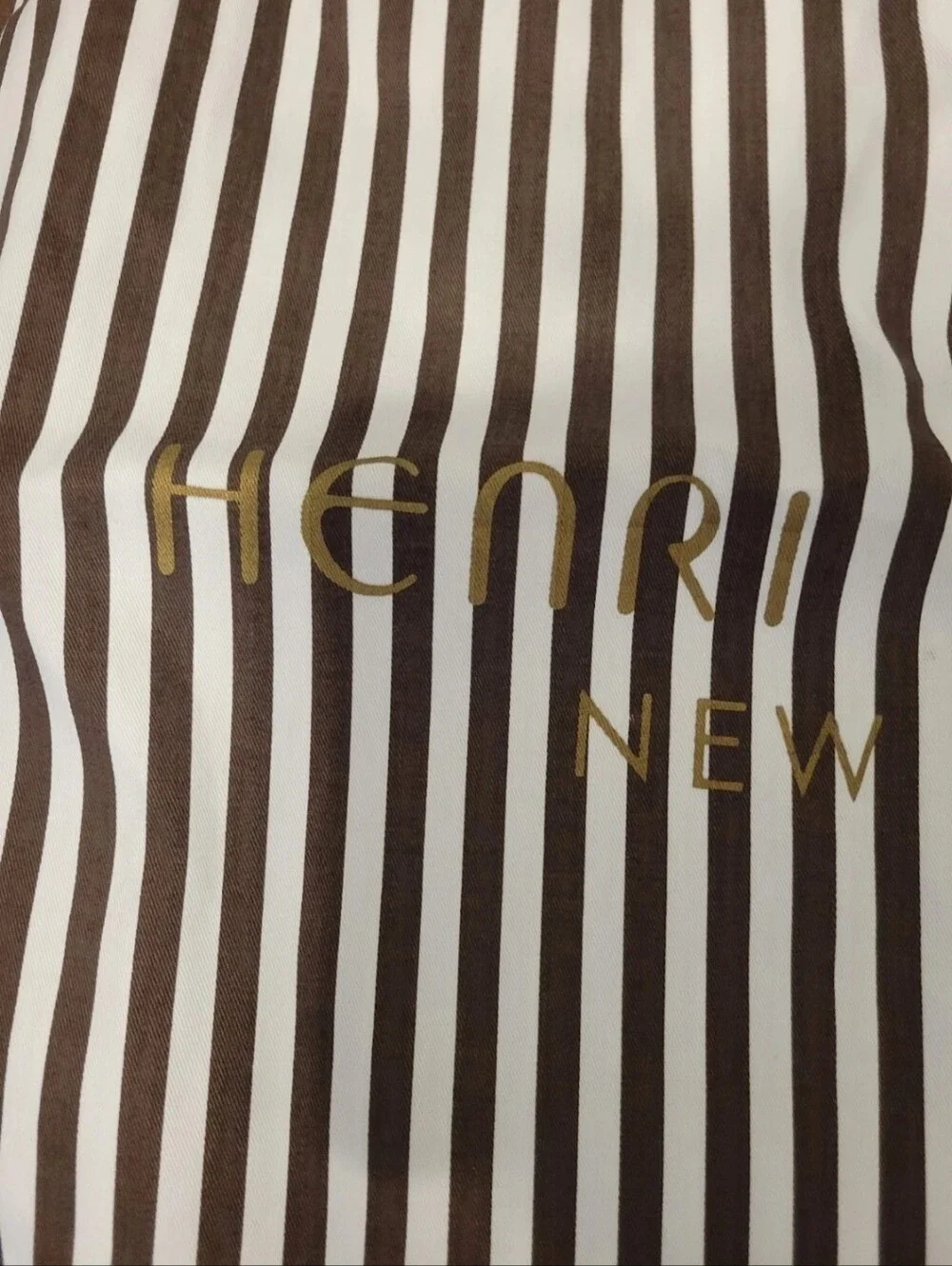Henri Bendel 18